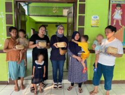 Balita Terindikasi Stunting di Petamburan Diberikan Bantuan Daging Kurban