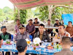 Kunjungi Desa Eks Transmigrasi, Bagus Santoso dan Manager PLN Bengkalis Pastikan Jaringan Listrik