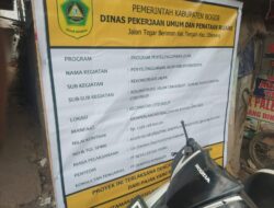 Papan Proyek Rekonstruksi Jalan Tarikolot Citeureup Terpampang, Namun Pengerjaan Tak Jelas