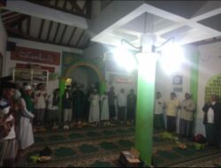 Peringatan Maulid Nabi Muhammad SAW 1445 H di Musholla Al Hidayah Pebauran Mekar Berlangsung Khidmat