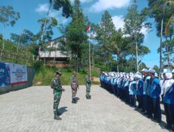 Babinsa Berikan Pelatihan Dasar Kepemimpinan ke Siswa SMAN 1 Belik