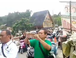 Kesal Proyek Jalan Mangkrak, Warga Sukamakmur Bogor Gelar Aksi Unjuk Rasa