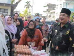 Bupati Anwar Sadat Tinjau Operasi Pasar dan Distribusi Gas LPG 3 Kg