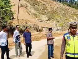 Pj Bupati Kerinci Tinjau Longsor di Jalan Puncak