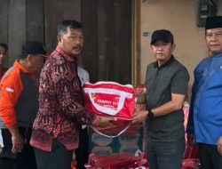 Bupati Kerinci Salurkan Bantuan untuk Korban Kebakaran di Desa Pendung Hilir