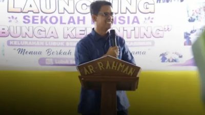Bupati Ing Iskandarsyah Resmikan Sekolah Lansia Bunga Kemunting