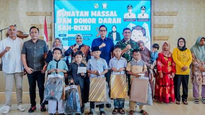 Rico Waas Bawa Keceriaan di Sunat Massal Sah-Rizki, 42 Anak Ikut dan Ibu Tunggal Terima Santunan